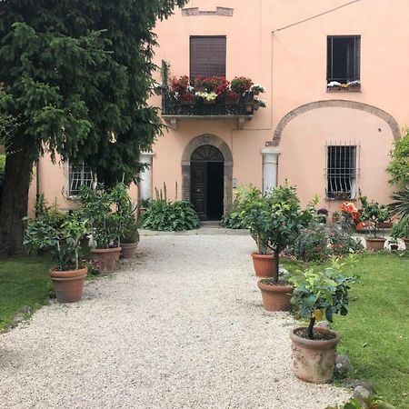 Il Giardino Apartment Лука Екстериор снимка
