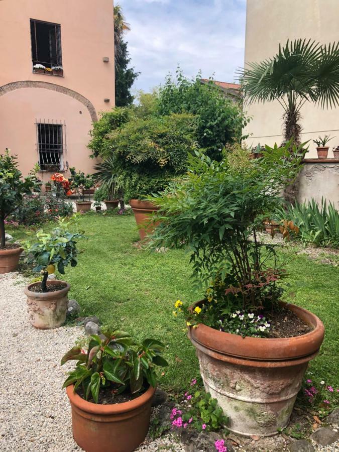 Il Giardino Apartment Лука Екстериор снимка